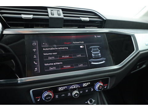 Audi Q3 35 TFSI S Line | Rijklaar! |  Dig. Cockpit | Trekhaak | Cruise Contr. | 360cam | Stoelverw.