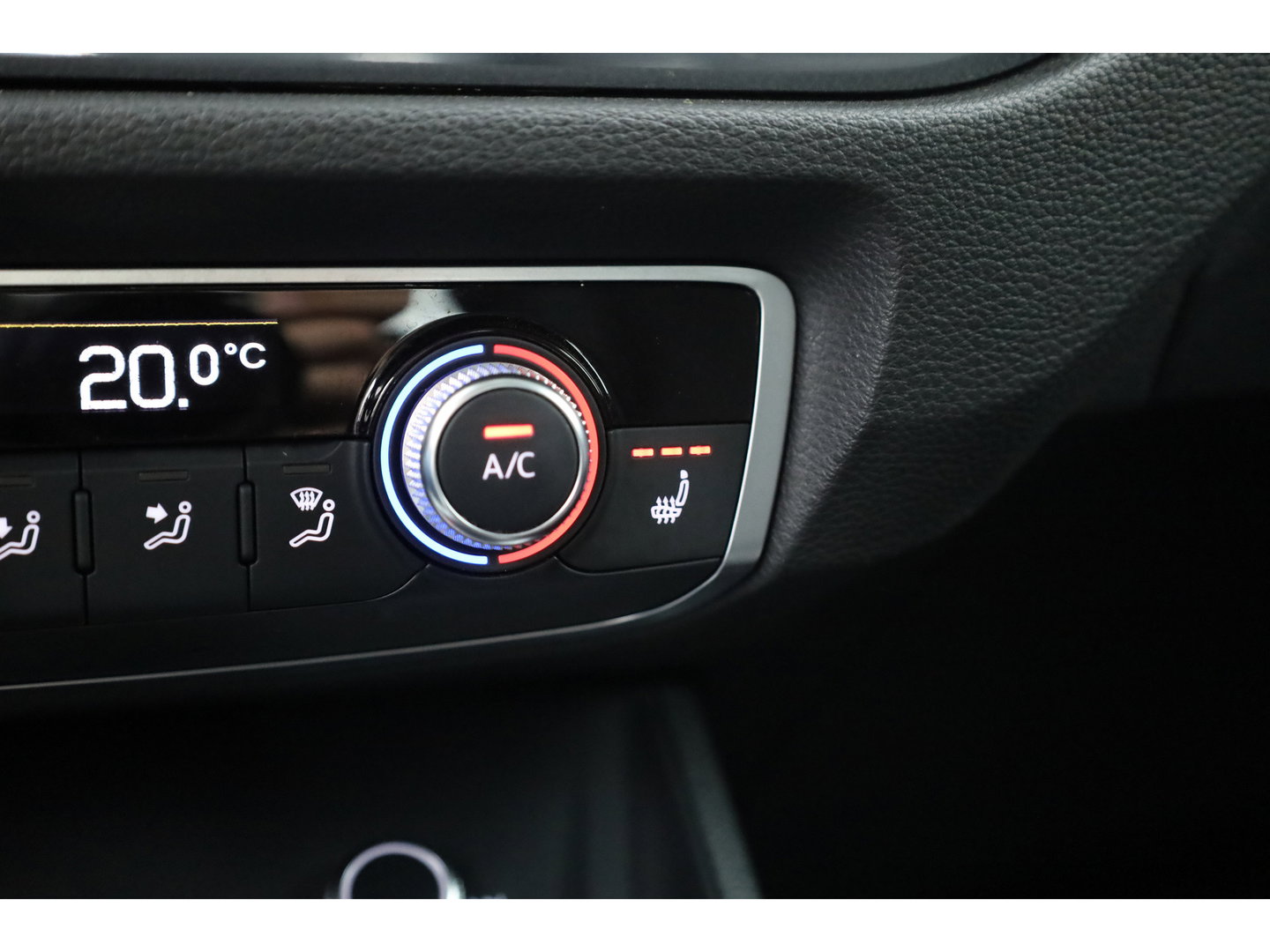 Audi Q3 35 TFSI S Line | Rijklaar! |  Dig. Cockpit | Trekhaak | Cruise Contr. | 360cam | Stoelverw.