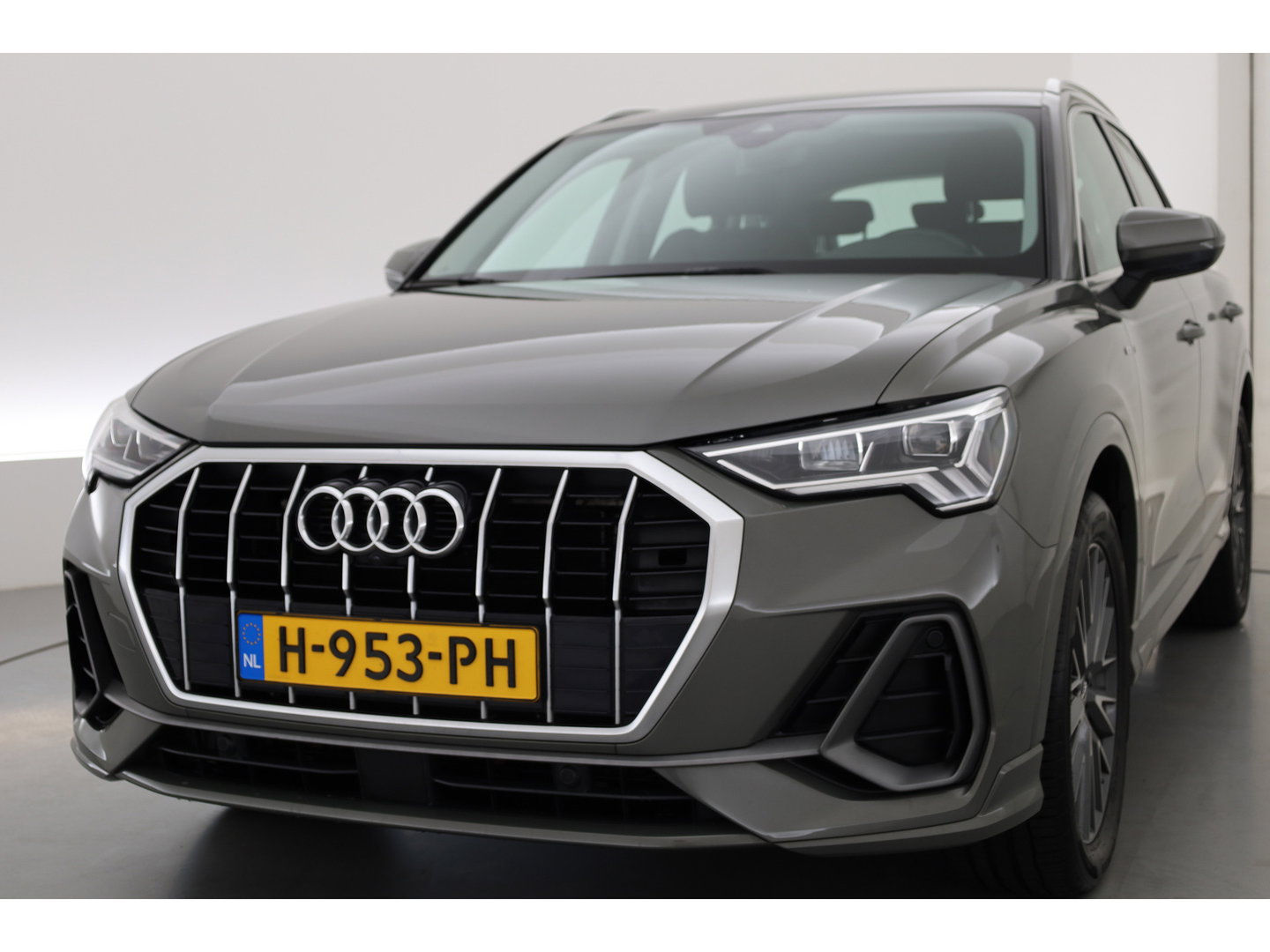 Audi Q3 35 TFSI S Line | Rijklaar! |  Dig. Cockpit | Trekhaak | Cruise Contr. | 360cam | Stoelverw.