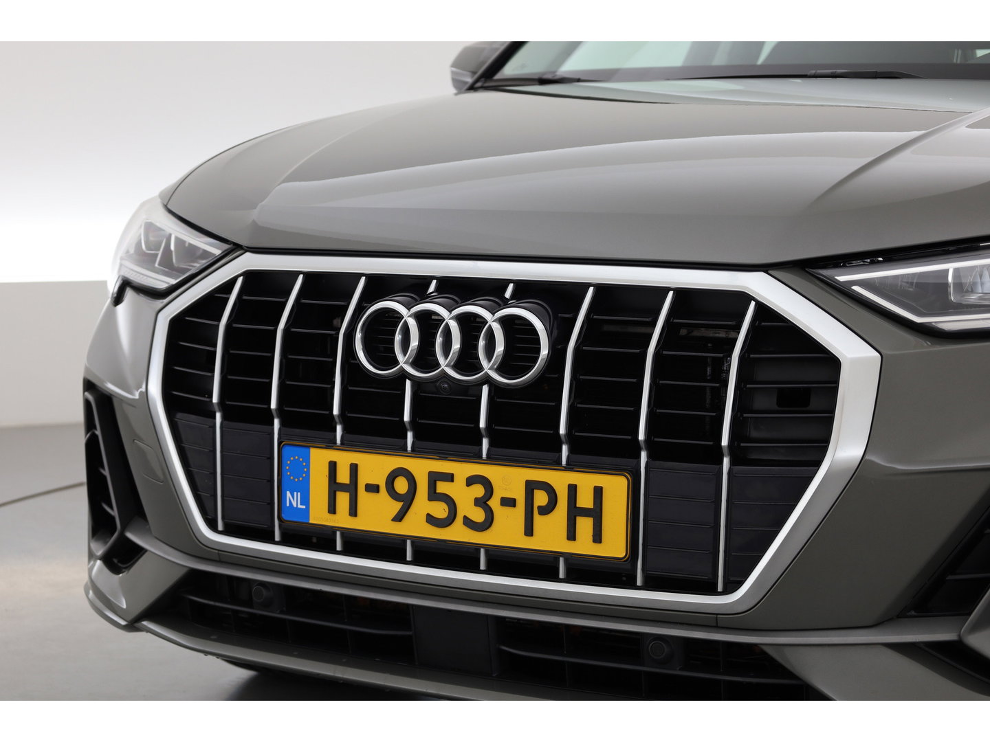 Audi Q3 35 TFSI S Line | Rijklaar! |  Dig. Cockpit | Trekhaak | Cruise Contr. | 360cam | Stoelverw.