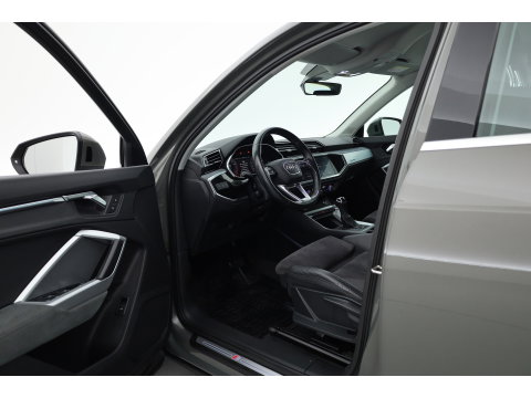 Audi Q3 35 TFSI S Line | Rijklaar! |  Dig. Cockpit | Trekhaak | Cruise Contr. | 360cam | Stoelverw.