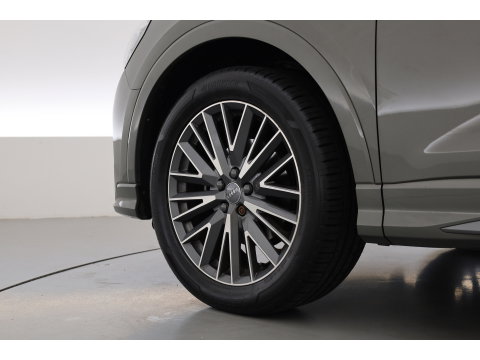 Audi Q3 35 TFSI S Line | Rijklaar! |  Dig. Cockpit | Trekhaak | Cruise Contr. | 360cam | Stoelverw.