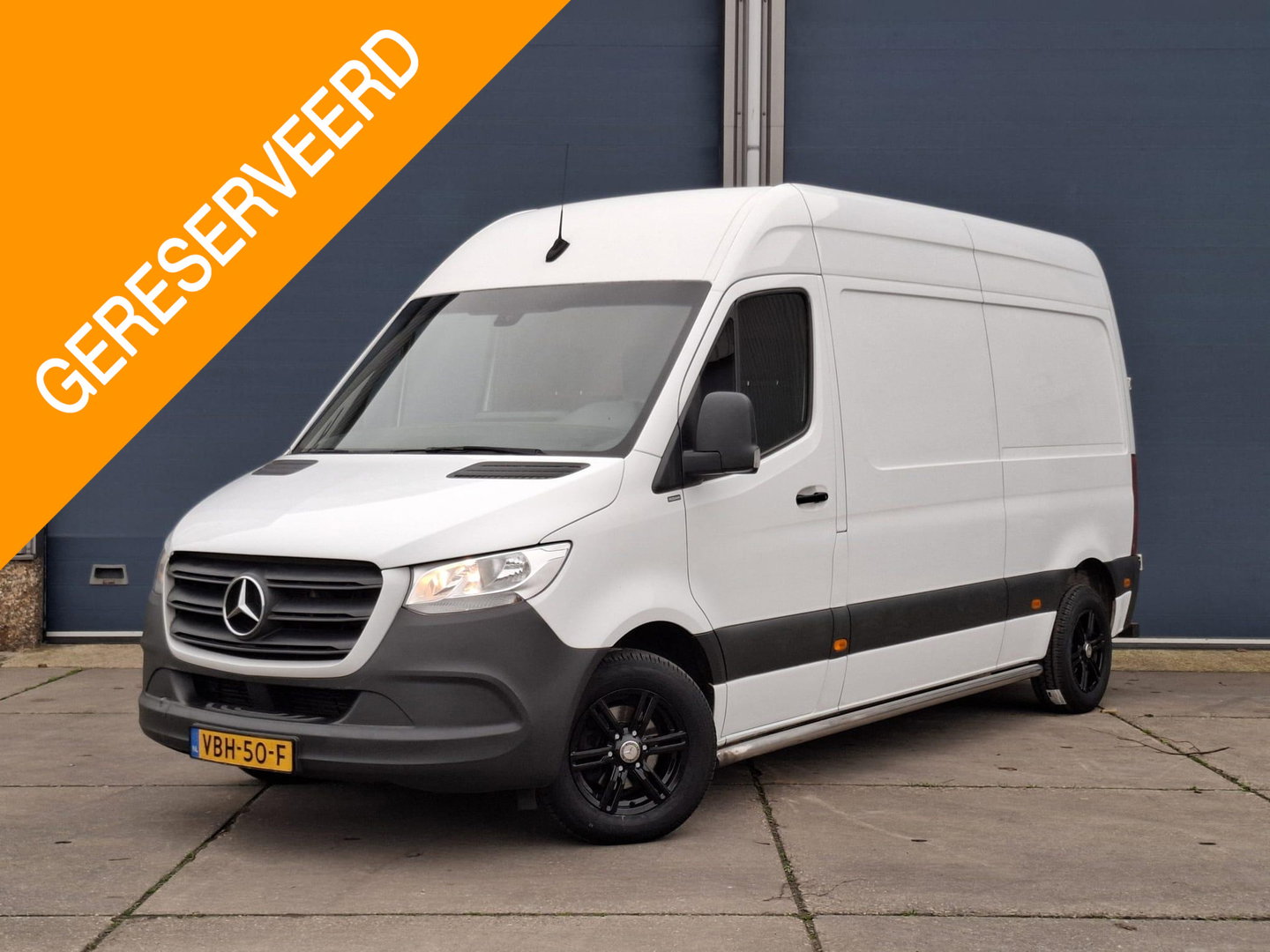 Mercedes-Benz Sprinter 211 2.2 CDI L2H2 AUTOMAAT / TREKHAAK / NAVI / EURO 6 / CARPLAY