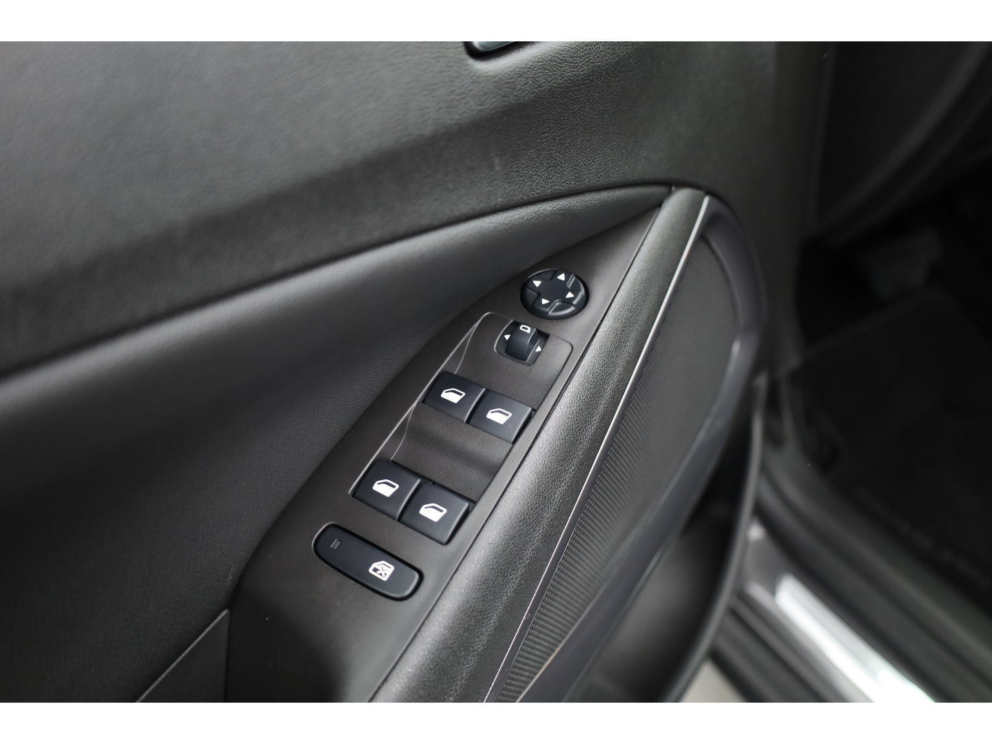 Opel Crossland X 1.2 Turbo Ultimate | Rijklaar! | Pano | Cruise Contr. | Camera | Leder | Stoel- stuurverw. | Apple CarPlay & Android Auto