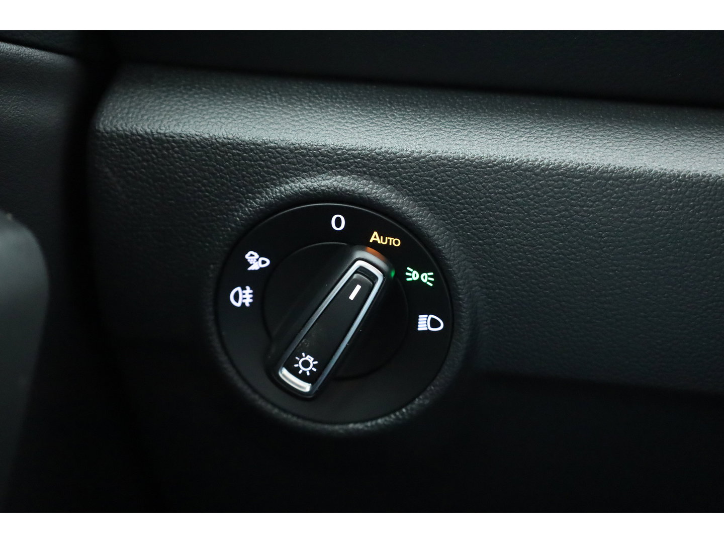 Volkswagen T-Roc 1.5 TSI Goal DSG | Afn. Trekhaak | Camera | Digi. Cockpit | Adapt. Cruise | Dodehoek. | NAV + CarPlay