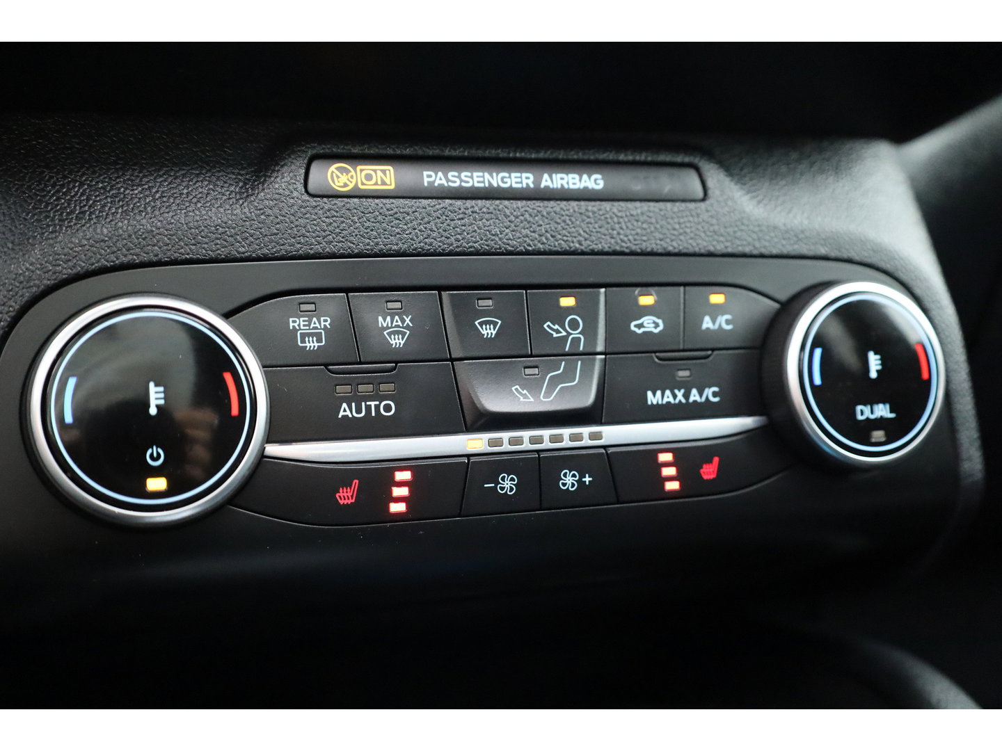 Ford Kuga 2.5 PHEV ST-Line X | Keyless | CarPlay | Camera | Panoramadak | Stoelverw. | Trekhaak | PDC V+A | DAB |