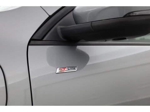 Ford Kuga 2.5 PHEV ST-Line X | Keyless | CarPlay | Camera | Panoramadak | Stoelverw. | Trekhaak | PDC V+A | DAB |