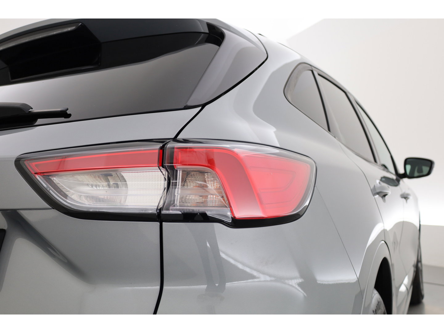 Ford Kuga 2.5 PHEV ST-Line X | Keyless | CarPlay | Camera | Panoramadak | Stoelverw. | Trekhaak | PDC V+A | DAB |