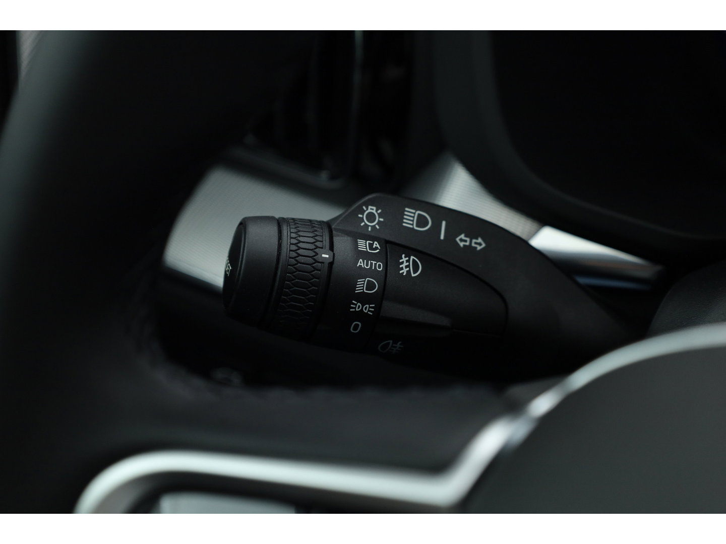 Volvo XC60 2.0 T8 Plug-in hybrid AWD Plus Black Edition | Pano | HUD | 360cam | H&K Audio | Elek. Trekhaak | Memory seats | Vapour Grey