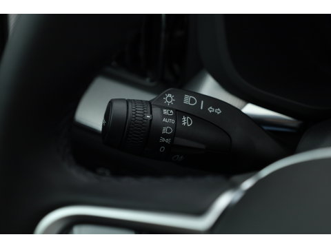 Volvo XC60 2.0 T8 Plug-in hybrid AWD Plus Black Edition | Pano | HUD | 360cam | H&K Audio | Elek. Trekhaak | Memory seats | Vapour Grey