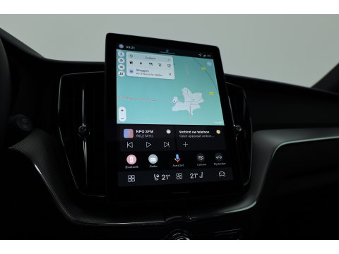 Volvo XC60 2.0 T8 Plug-in hybrid AWD Plus Black Edition | Pano | HUD | 360cam | H&K Audio | Elek. Trekhaak | Memory seats | Vapour Grey