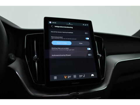Volvo XC60 2.0 T8 Plug-in hybrid AWD Plus Black Edition | Pano | HUD | 360cam | H&K Audio | Elek. Trekhaak | Memory seats | Vapour Grey