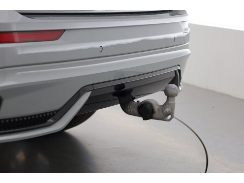Volvo XC60 2.0 T8 Plug-in hybrid AWD Plus Black Edition | Pano | HUD | 360cam | H&K Audio | Elek. Trekhaak | Memory seats | Vapour Grey