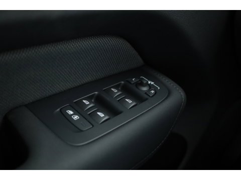 Volvo XC60 2.0 T8 Plug-in hybrid AWD Plus Black Edition | Pano | HUD | 360cam | H&K Audio | Elek. Trekhaak | Memory seats | Vapour Grey