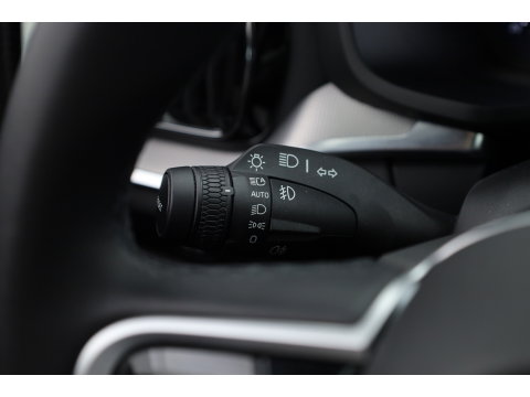 Volvo V60 2.0 B4 Ultra Dark | Pano | HUD | 360cam | Memory | Google info. | Pilot Assist | Stoel- Stuurverw. | H&K Audio