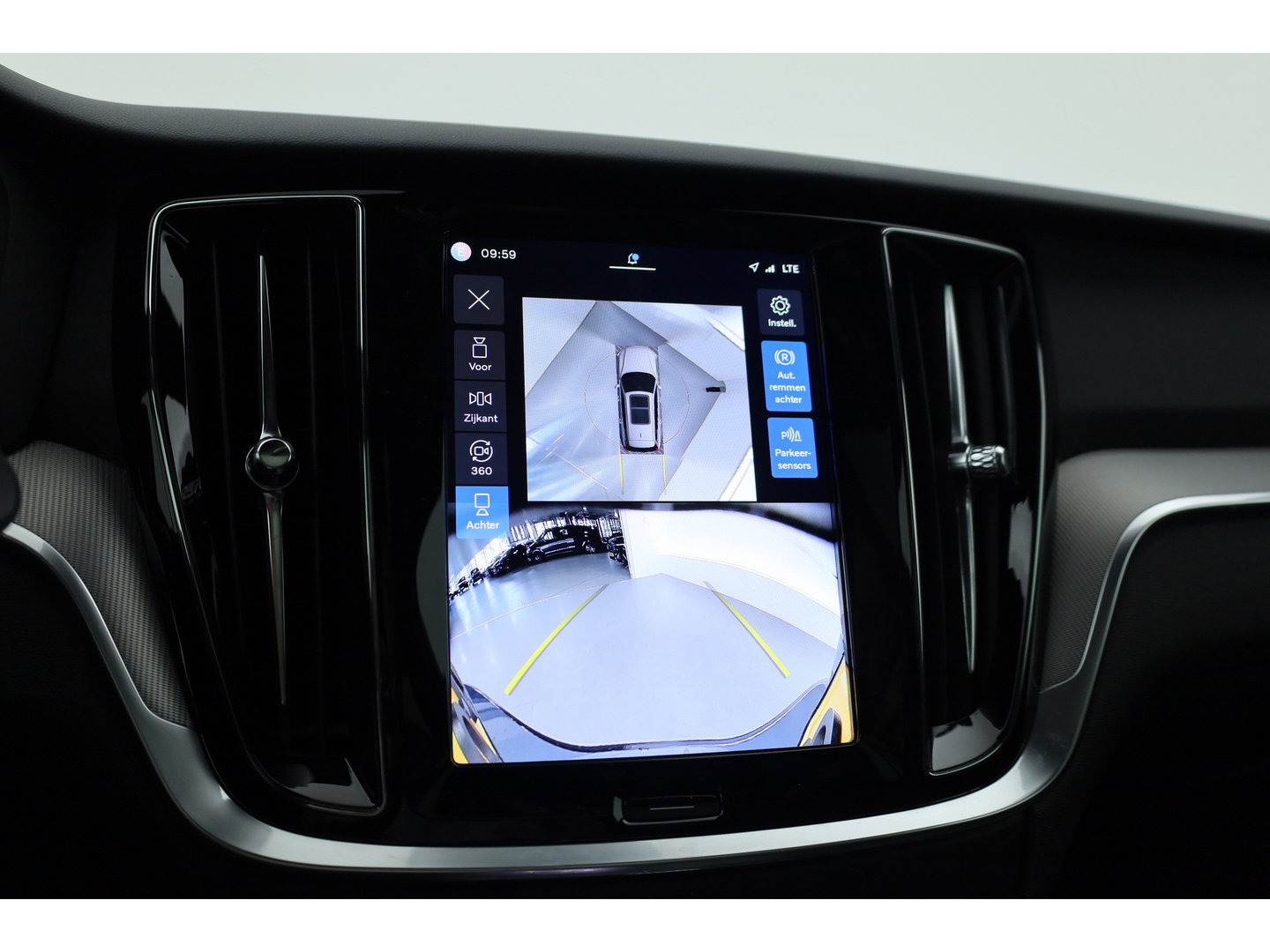 Volvo V60 2.0 B4 Ultra Dark | Pano | HUD | 360cam | Memory | Google info. | Pilot Assist | Stoel- Stuurverw. | H&K Audio