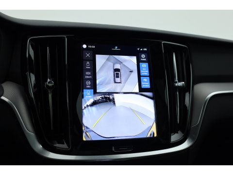Volvo V60 2.0 B4 Ultra Dark | Pano | HUD | 360cam | Memory | Google info. | Pilot Assist | Stoel- Stuurverw. | H&K Audio