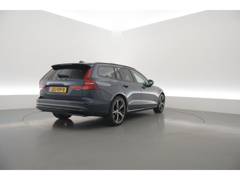 Volvo V60 2.0 B4 Ultra Dark | Pano | HUD | 360cam | Memory | Google info. | Pilot Assist | Stoel- Stuurverw. | H&K Audio