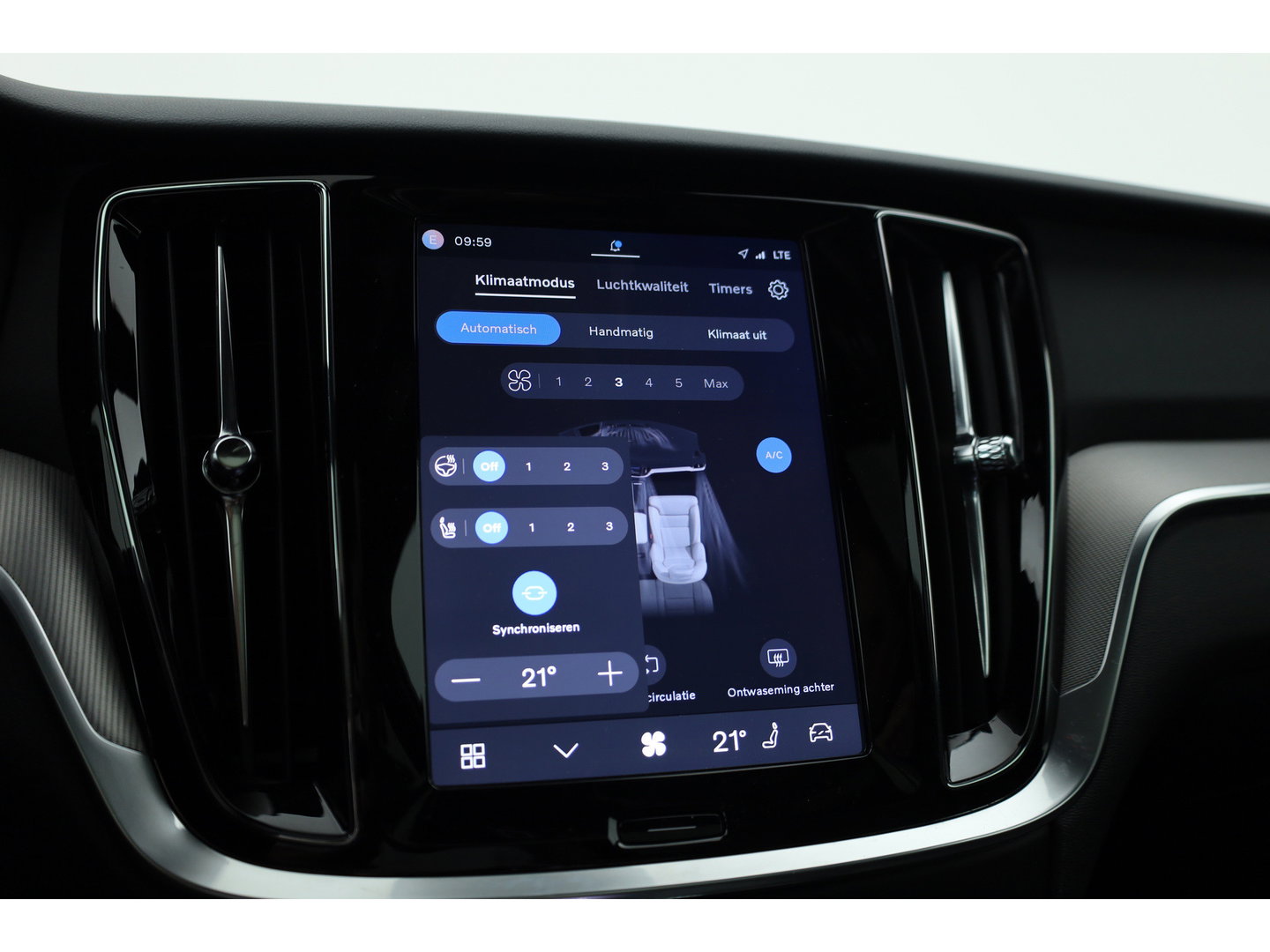 Volvo V60 2.0 B4 Ultra Dark | Pano | HUD | 360cam | Memory | Google info. | Pilot Assist | Stoel- Stuurverw. | H&K Audio