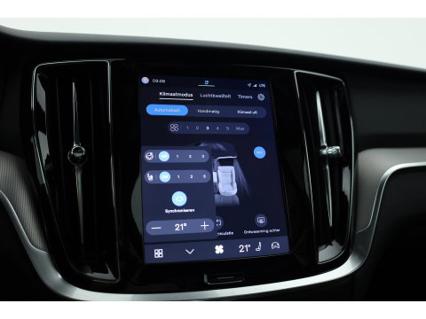 Volvo V60 2.0 B4 Ultra Dark | Pano | HUD | 360cam | Memory | Google info. | Pilot Assist | Stoel- Stuurverw. | H&K Audio