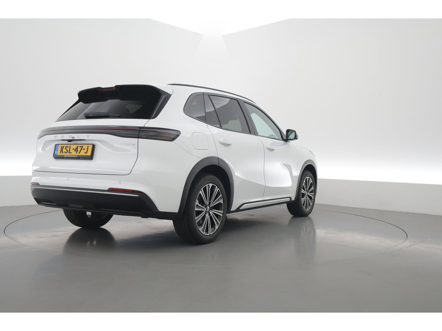GEELY Starray EM-i 1.5 Max | 18.4 kWh Batterij | 83km WLTP | Stoel- stuurverw. | Pano | 360cam | Stoelvent. | 19'' | HUD | Flyme