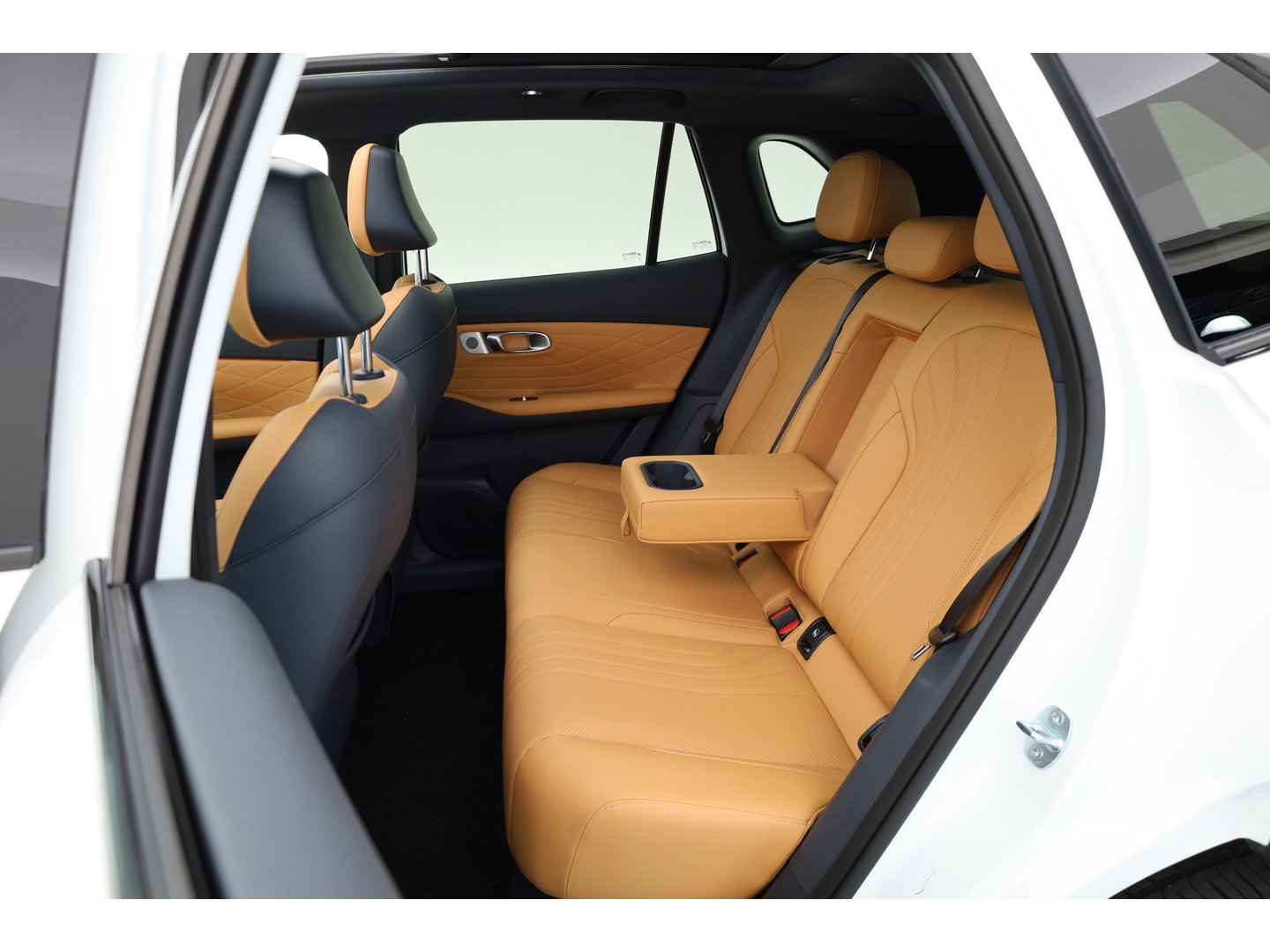 GEELY Starray EM-i 1.5 Max | 18.4 kWh Batterij | 83km WLTP | Stoel- stuurverw. | Pano | 360cam | Stoelvent. | 19'' | HUD | Flyme