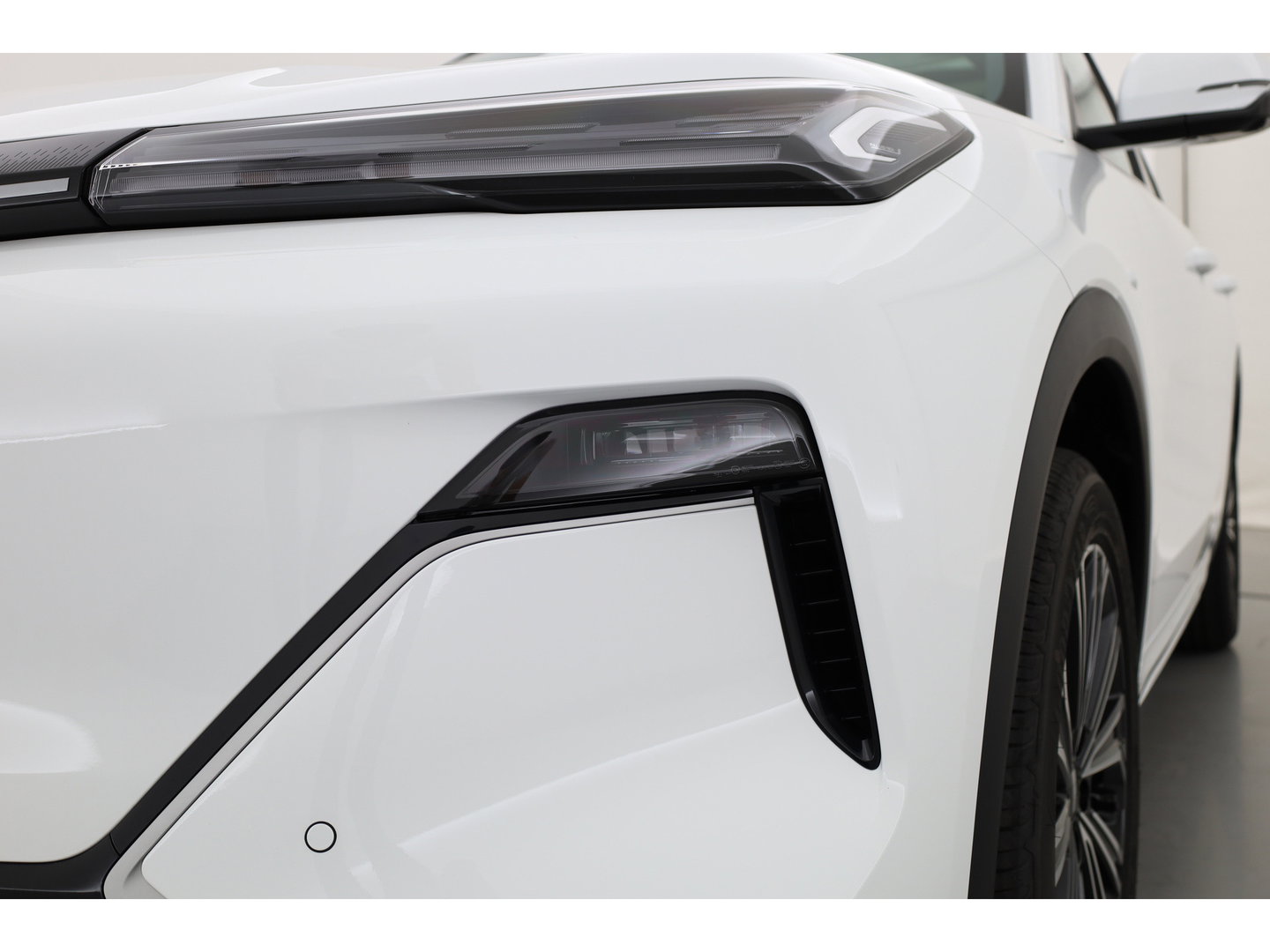 GEELY Starray EM-i 1.5 Max | 18.4 kWh Batterij | 83km WLTP | Stoel- stuurverw. | Pano | 360cam | Stoelvent. | 19'' | HUD | Flyme