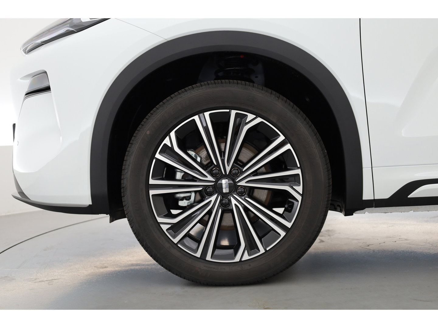 GEELY Starray EM-i 1.5 Max | 18.4 kWh Batterij | 83km WLTP | Stoel- stuurverw. | Pano | 360cam | Stoelvent. | 19'' | HUD | Flyme