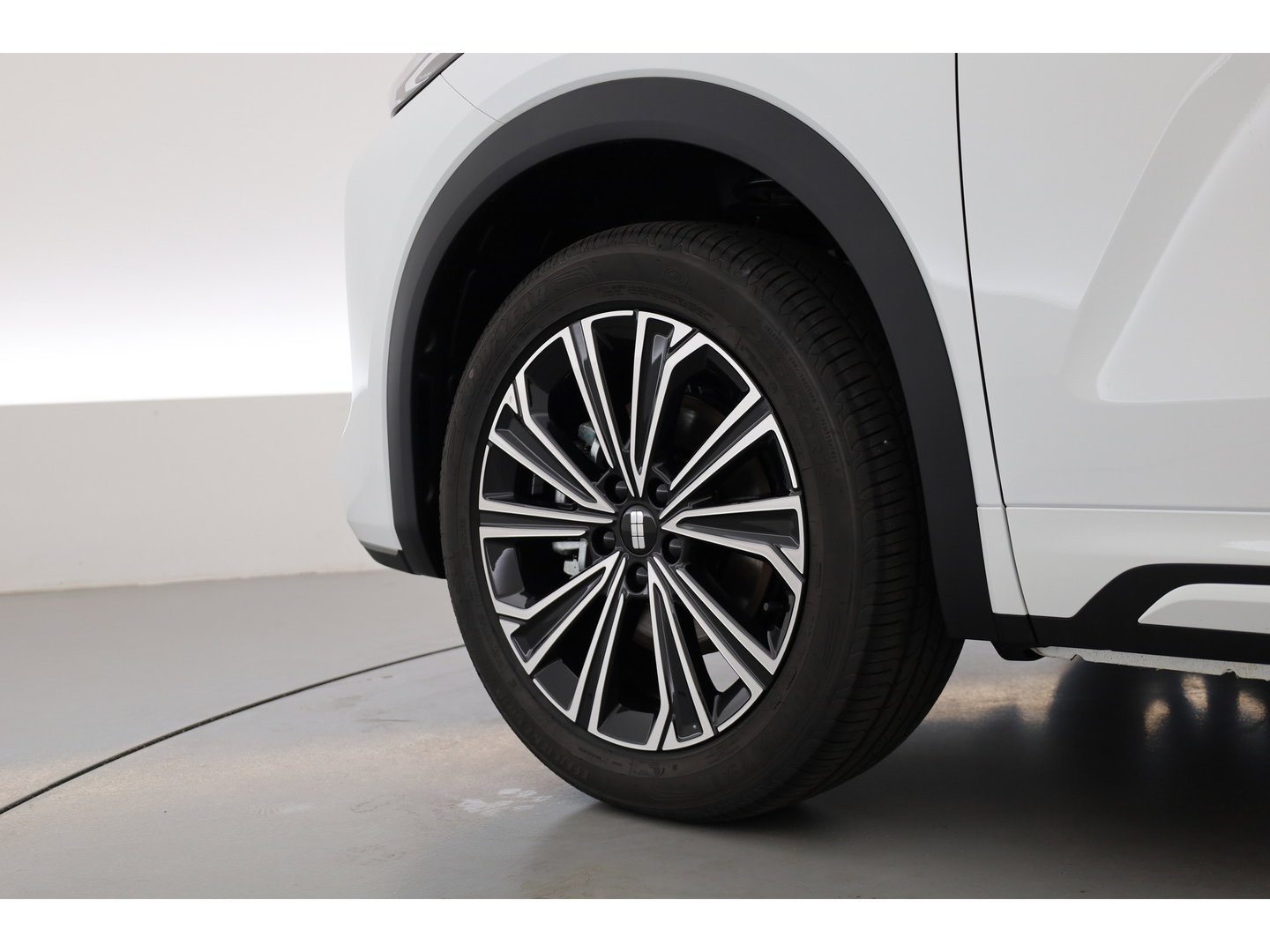 GEELY Starray EM-i 1.5 Max | 18.4 kWh Batterij | 83km WLTP | Stoel- stuurverw. | Pano | 360cam | Stoelvent. | 19'' | HUD | Flyme