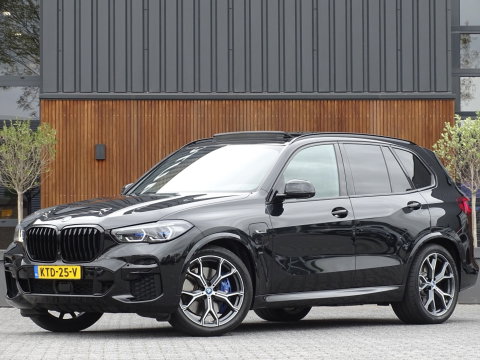 BMW X5 45e 394PK X-Drive M-Sport / Skylounge / B&W / Carbon / Alcantara / 360°