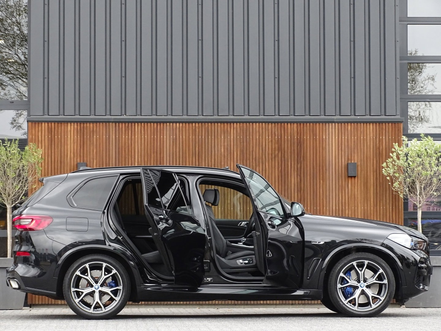 BMW X5 45e 394PK X-Drive M-Sport / Skylounge / B&W / Carbon / Alcantara / 360°