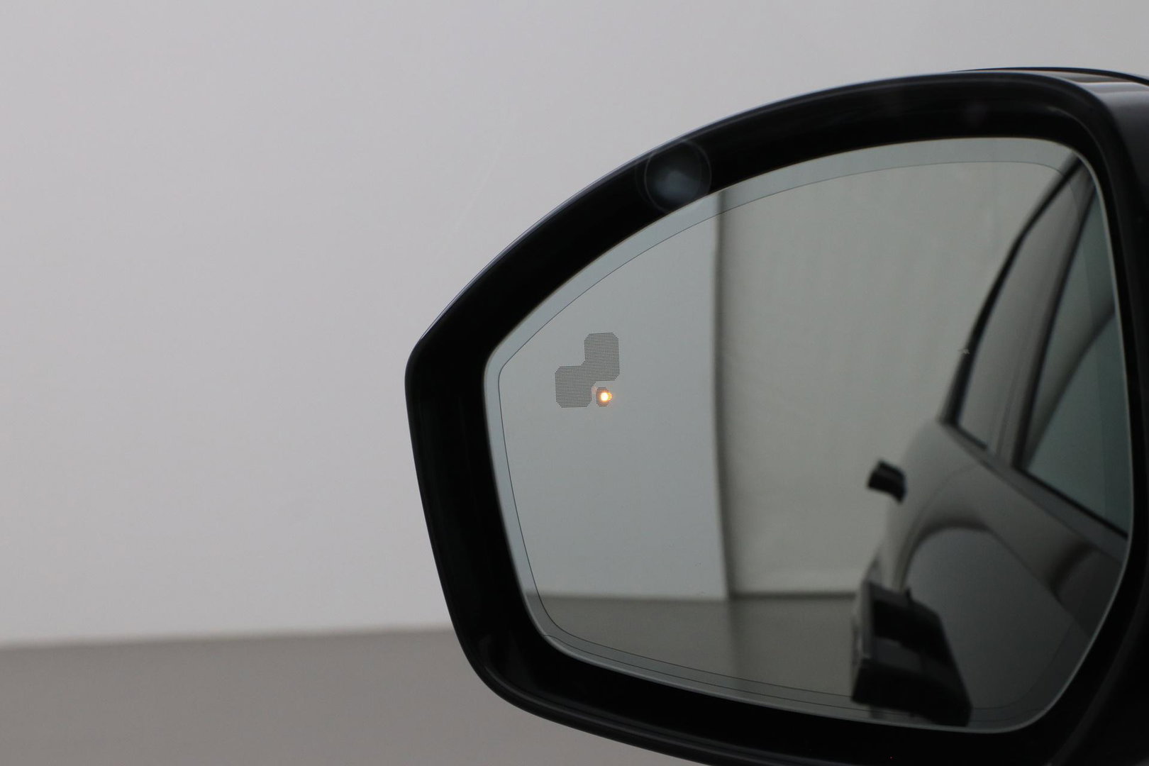 Land Rover Range Rover Evoque P270e PHEV Dynamic SE | Black Pack | Schuif/kanteldak | Trekhaak | ACC | 360° Camera
