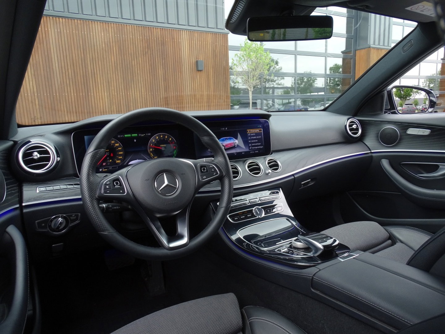 Mercedes-Benz E-Klasse 350 e 286PK / AMG Pakket / *NAP*