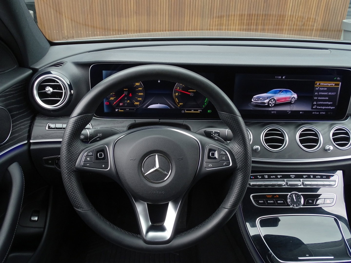 Mercedes-Benz E-Klasse 350 e 286PK / AMG Pakket / *NAP*