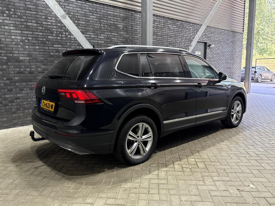 Volkswagen Tiguan Allspace 1.4 TSI Comfortline Business 7p. | ACC | Panoramadak | Trekhaak | Massage | Keyless | Stoelverwarming V+A | Getint Glas