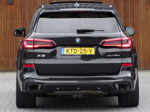 BMW X5 45e 394PK X-Drive M-Sport / Skylounge / B&W / Carbon / Alcantara / 360°