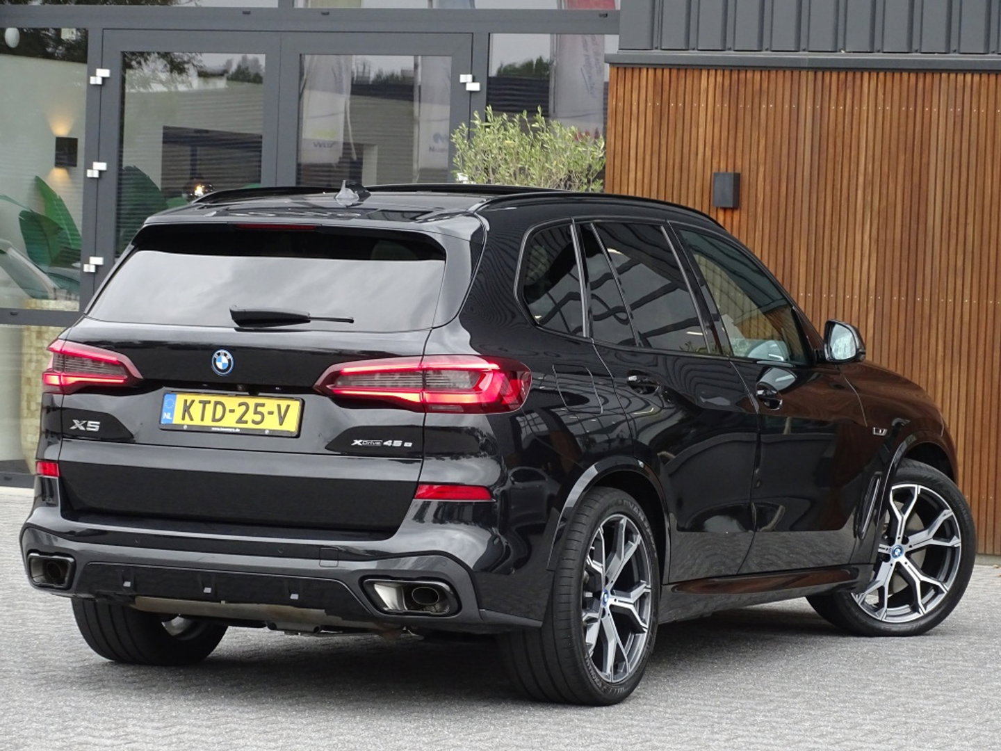 BMW X5 45e 394PK X-Drive M-Sport / Skylounge / B&W / Carbon / Alcantara / 360°