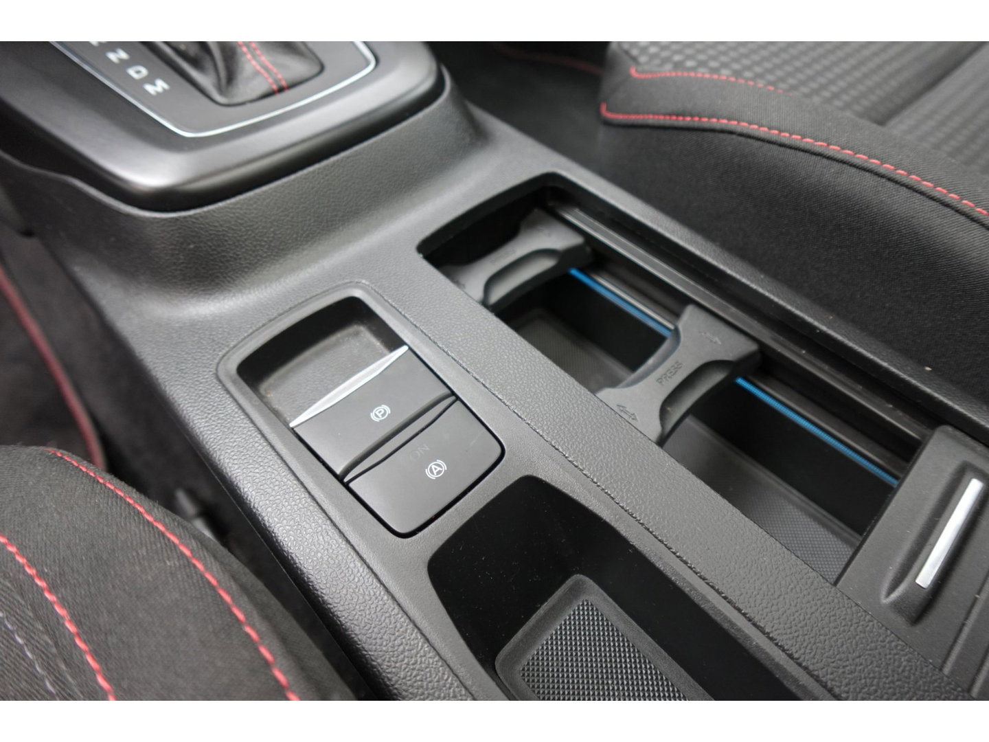 Ford Focus 1.0 EcoBoost Hybrid ST Line PANO KEYLESS B&O