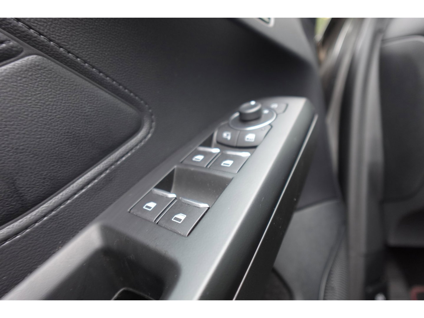 Ford Focus 1.0 EcoBoost Hybrid ST Line PANO KEYLESS B&O