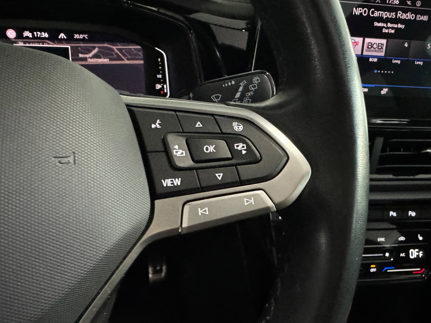 Volkswagen T-Roc 1.5 TSI Life Business Pano|ACC|Lane|Camera|Keyless|Camera