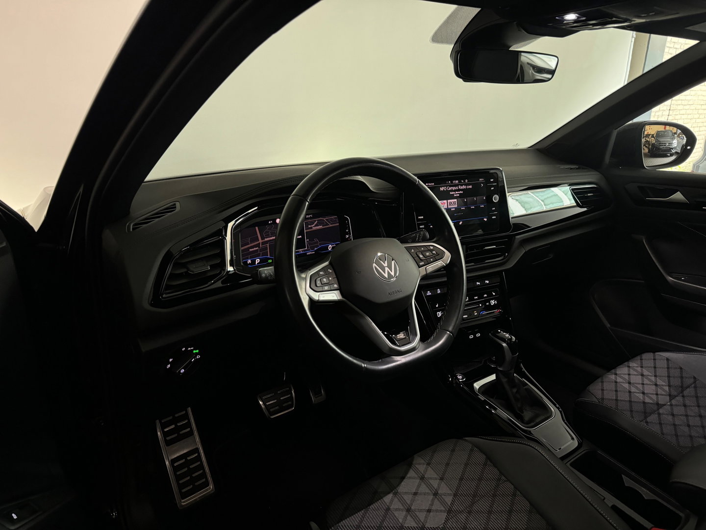 Volkswagen T-Roc 1.5 TSI Life Business Pano|ACC|Lane|Camera|Keyless|Camera