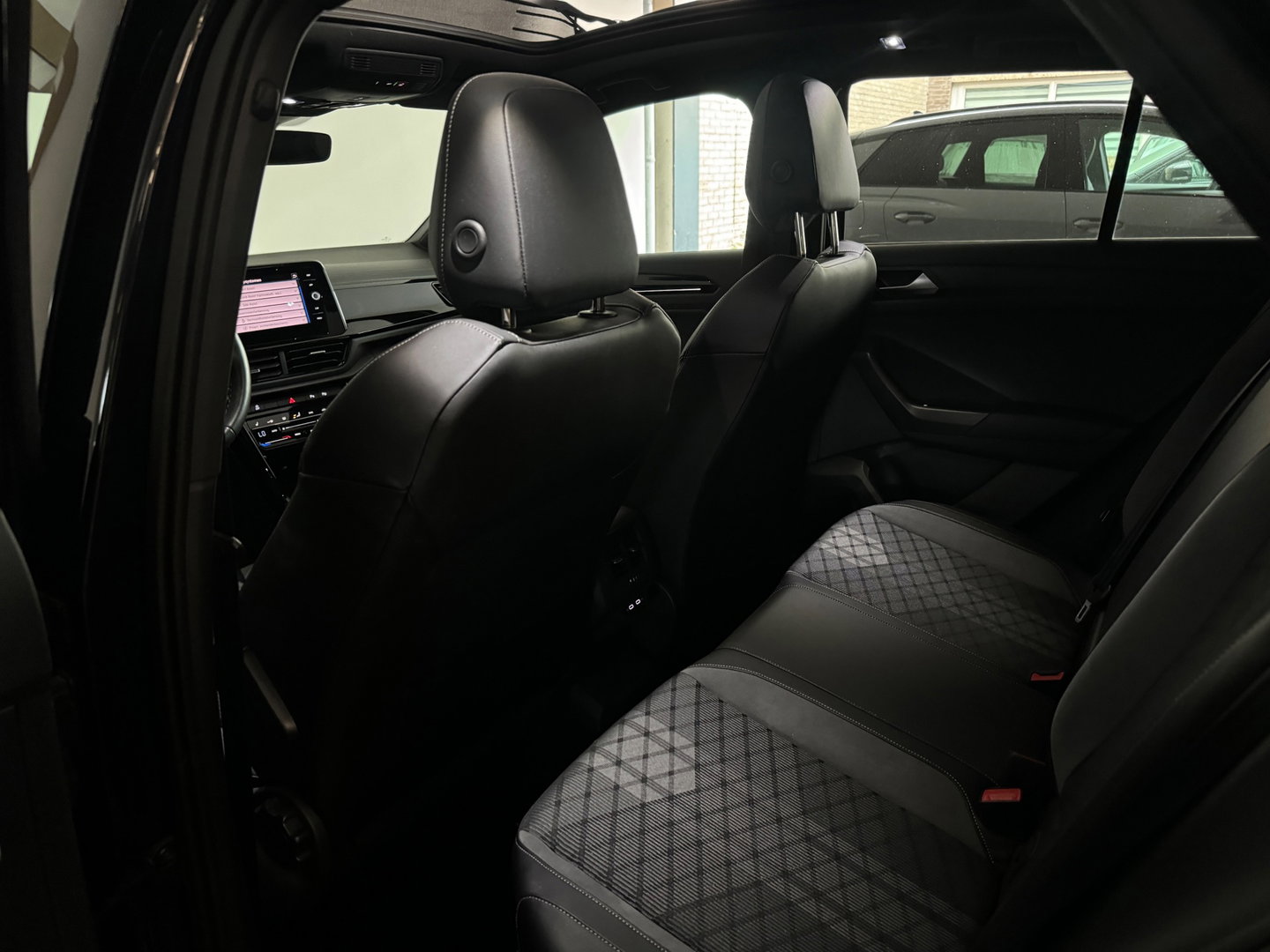 Volkswagen T-Roc 1.5 TSI Life Business Pano|ACC|Lane|Camera|Keyless|Camera