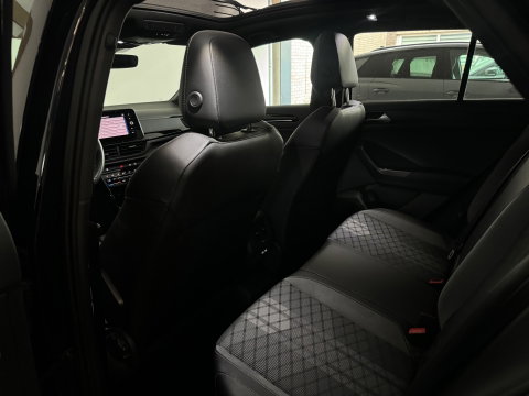 Volkswagen T-Roc 1.5 TSI Life Business Pano|ACC|Lane|Camera|Keyless|Camera