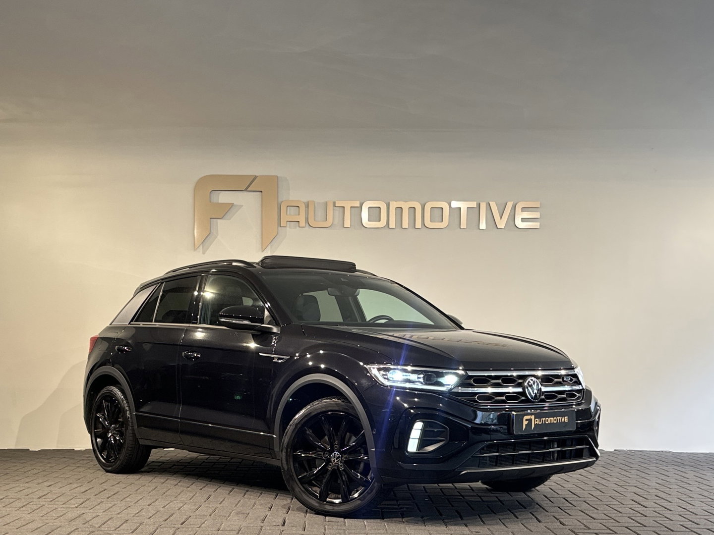 Volkswagen T-Roc 1.5 TSI Life Business Pano|ACC|Lane|Camera|Keyless|Camera