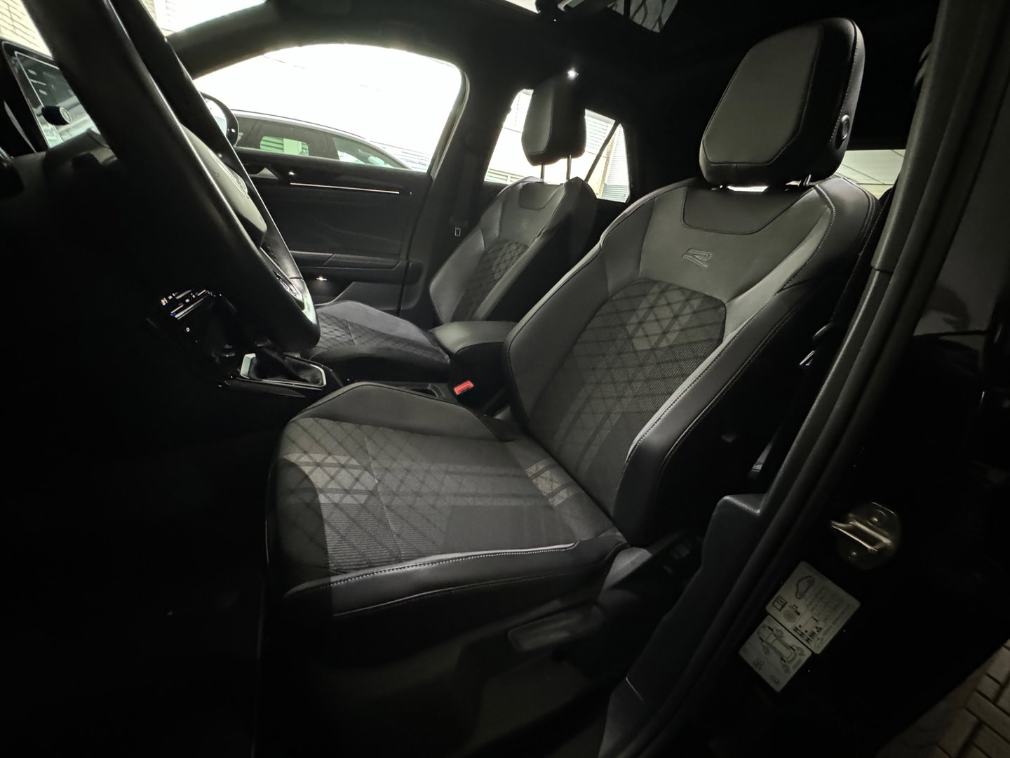 Volkswagen T-Roc 1.5 TSI Life Business Pano|ACC|Lane|Camera|Keyless|Camera