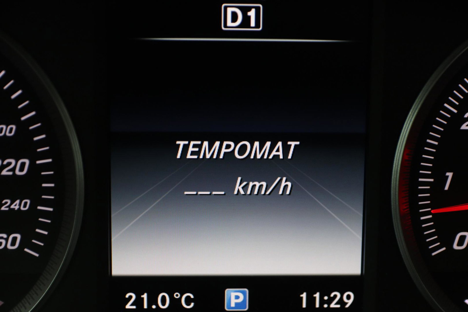 Mercedes-Benz C-Klasse 200 Ambition | Panoramadak | Trekhaak | Navigatie | Cruise Control | 18 Inch