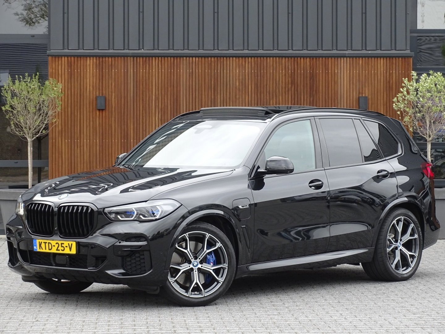 BMW X5 45e 394PK X-Drive M-Sport / Skylounge / B&W / Carbon / Alcantara / 360°