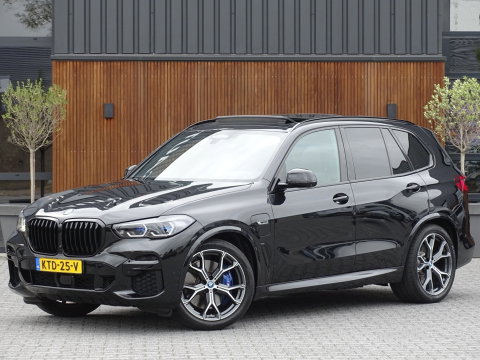 BMW X5 45e 394PK X-Drive M-Sport / Skylounge / B&W / Carbon / Alcantara / 360°