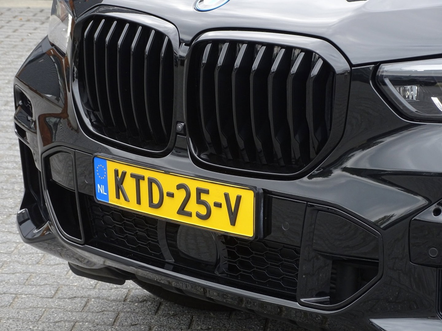 BMW X5 45e 394PK X-Drive M-Sport / Skylounge / B&W / Carbon / Alcantara / 360°