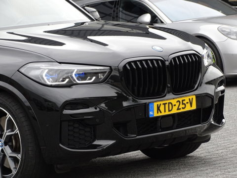 BMW X5 45e 394PK X-Drive M-Sport / Skylounge / B&W / Carbon / Alcantara / 360°